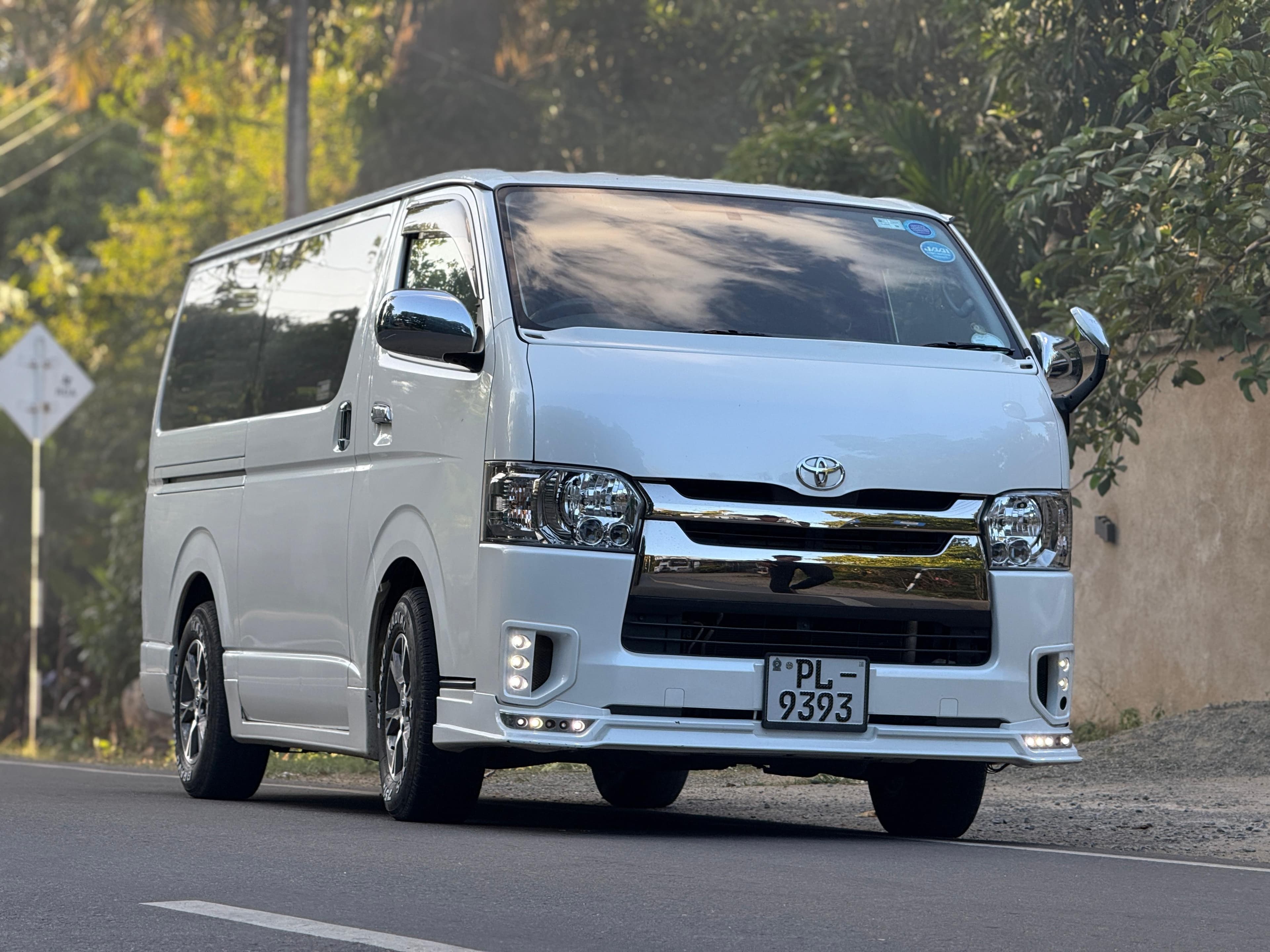 Toyota KDH Van - front view