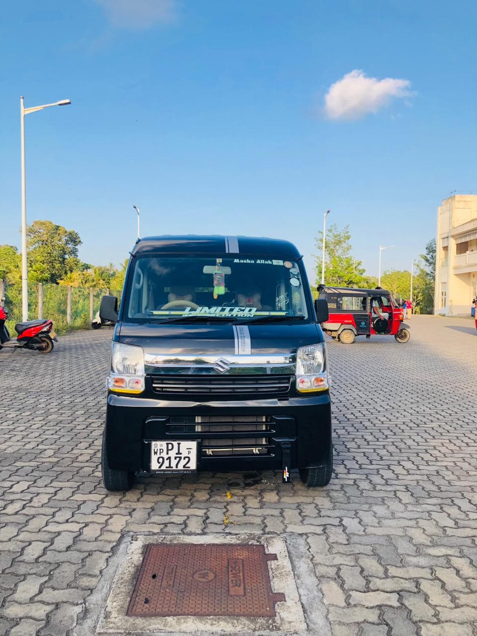 Suzuki Every - front view